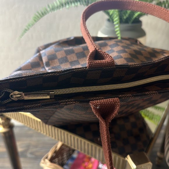 Stylish Lunch Tote - Picture 2 of 4